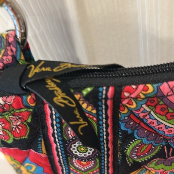 Vera Bradley Crossbody like new. - Picture 4 of 6